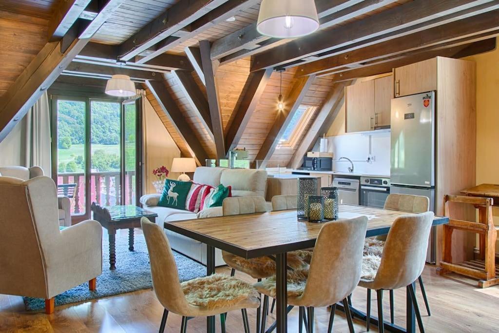 ボソストSaplan Real Estate Casa Izadiアパートメント エクステリア 写真